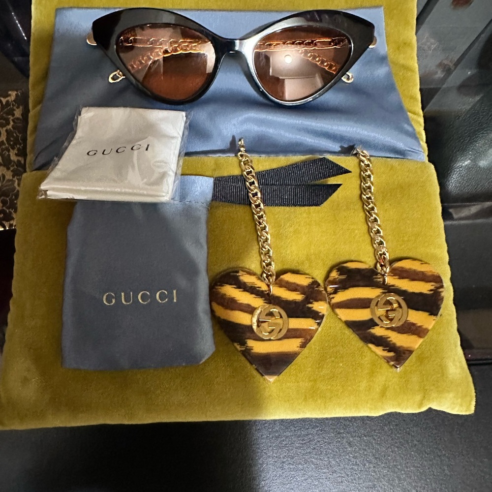 Authentic Gucci orange & Gold Sunglasses with Stripe & GG chain attachments